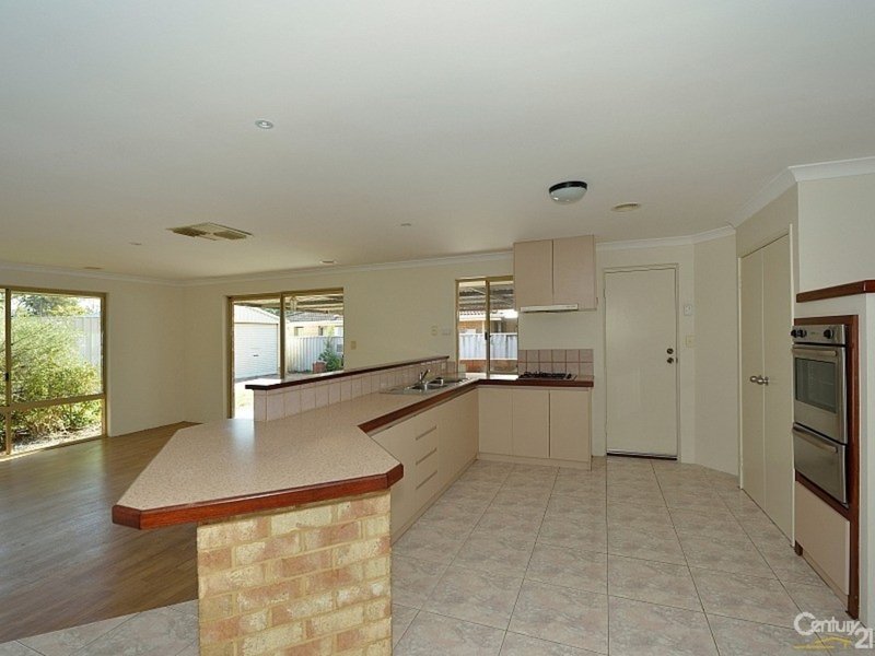 Photo - 23 Erica Street, Coodanup WA 6210 - Image 5