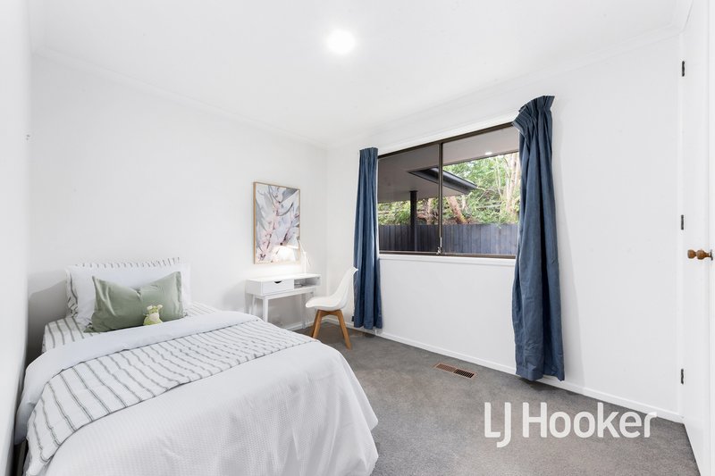 Photo - 23 Escott Grove, Berwick VIC 3806 - Image 11