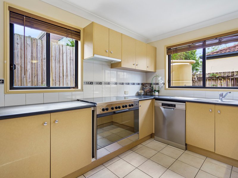 Photo - 23 Estate Place, Holland Park West QLD 4121 - Image 6