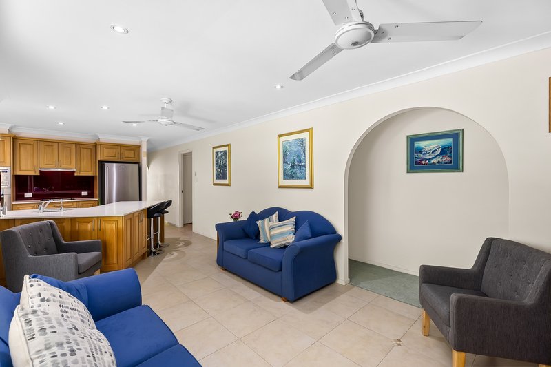 Photo - 23 Eurabbie Street, Middle Park QLD 4074 - Image 11