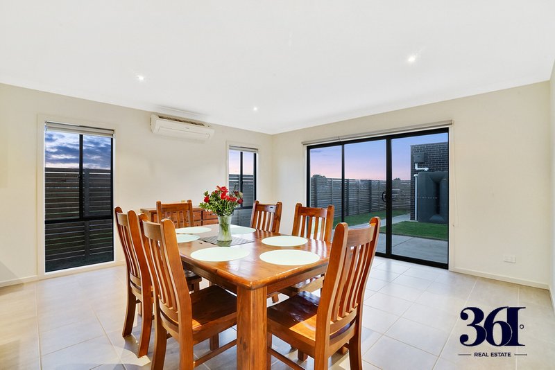 Photo - 23 Exploration Avenue, Werribee VIC 3030 - Image 7