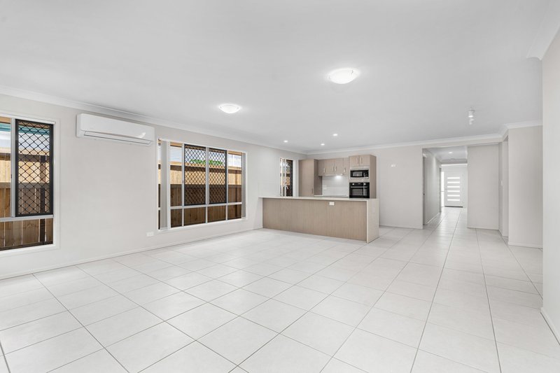 Photo - 23 Faine Street, Manly West QLD 4179 - Image 3