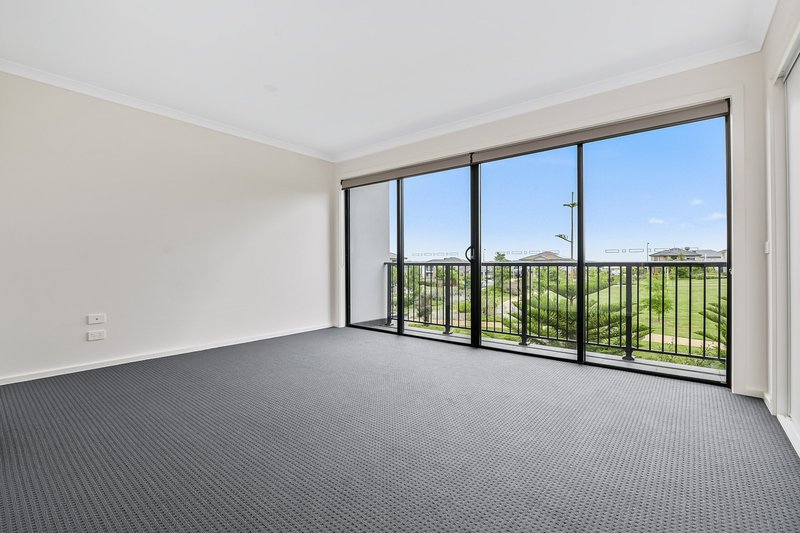 Photo - 23 Fawkner Walk, Clyde North VIC 3978 - Image 9