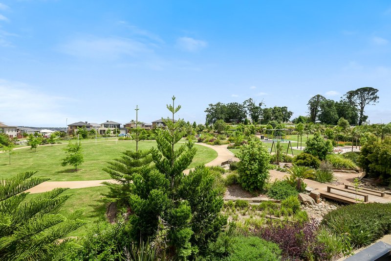 Photo - 23 Fawkner Walk, Clyde North VIC 3978 - Image 15