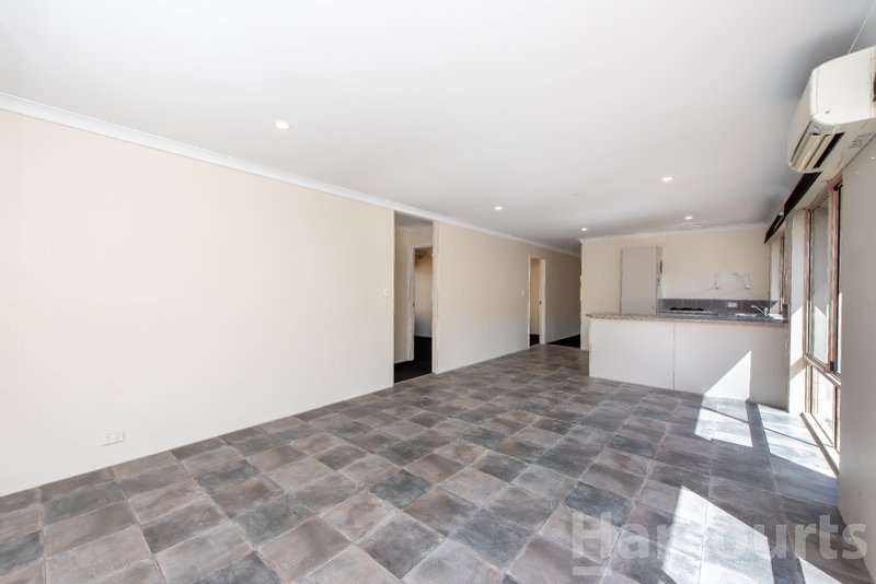 Photo - 23 Feakle Bend, Ridgewood WA 6030 - Image 21