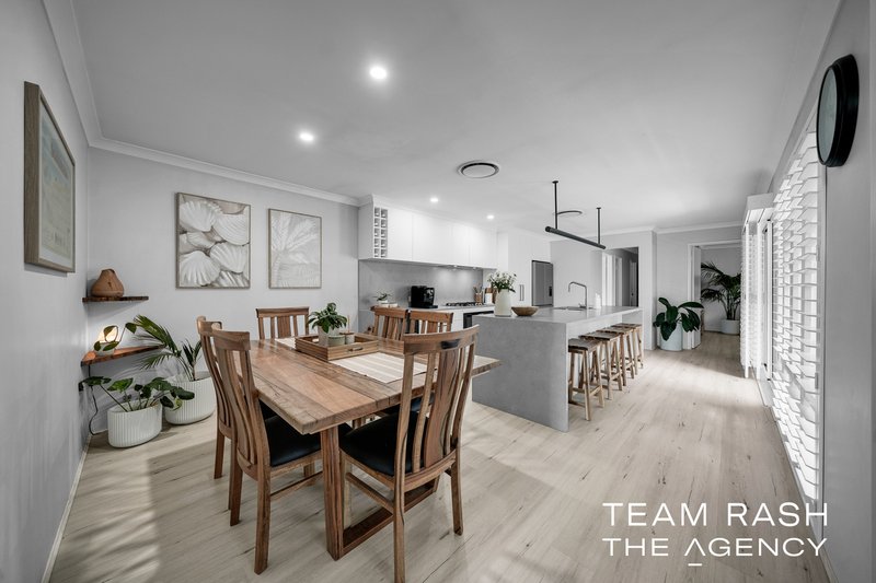 Photo - 23 Featherleaf Elbow , Banksia Grove WA 6031 - Image 7