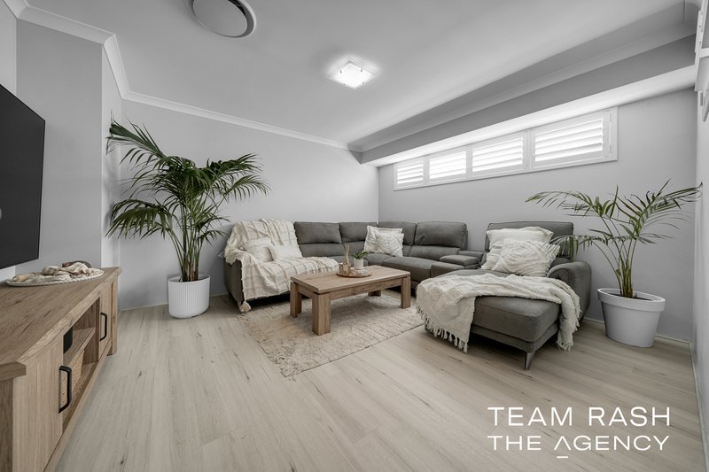 Photo - 23 Featherleaf Elbow , Banksia Grove WA 6031 - Image 13