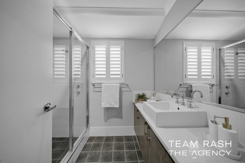 Photo - 23 Featherleaf Elbow , Banksia Grove WA 6031 - Image 16