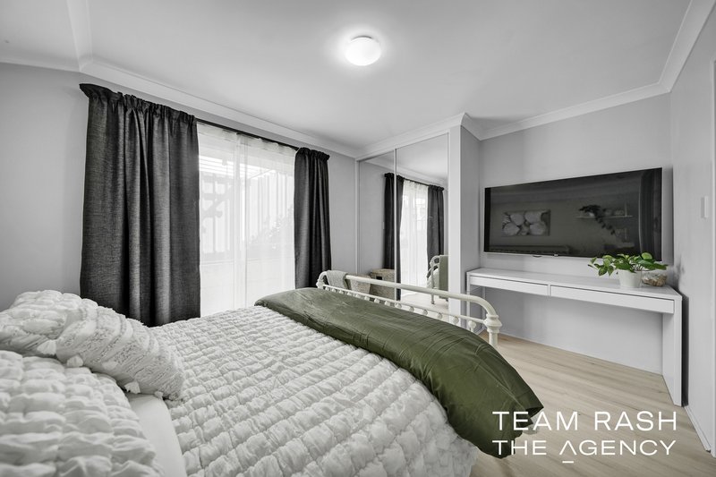 Photo - 23 Featherleaf Elbow , Banksia Grove WA 6031 - Image 18