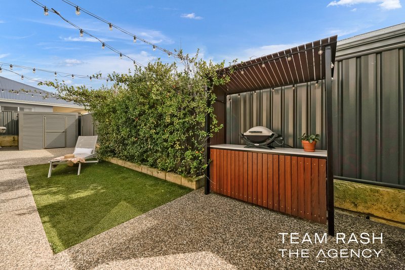 Photo - 23 Featherleaf Elbow , Banksia Grove WA 6031 - Image 20