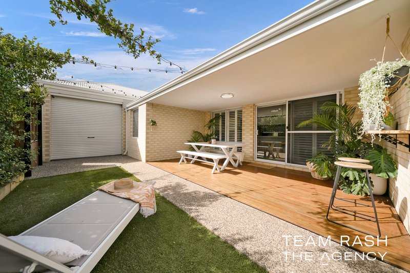 Photo - 23 Featherleaf Elbow , Banksia Grove WA 6031 - Image 24