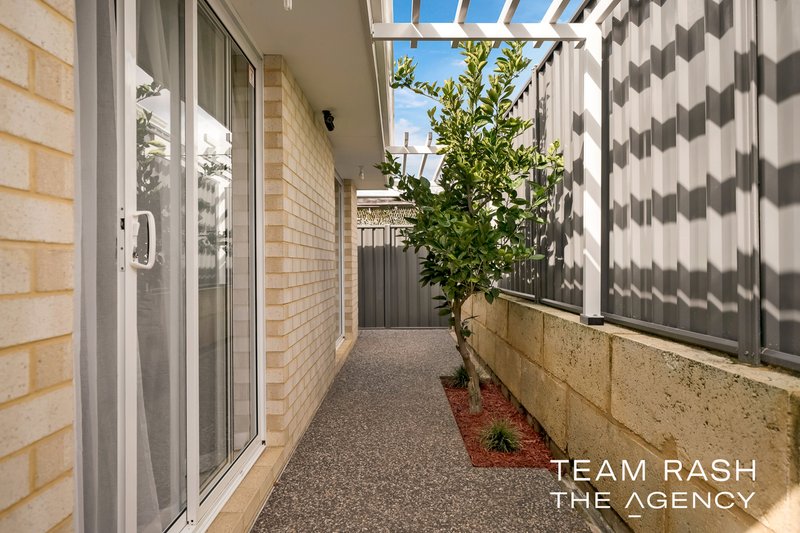 Photo - 23 Featherleaf Elbow , Banksia Grove WA 6031 - Image 25