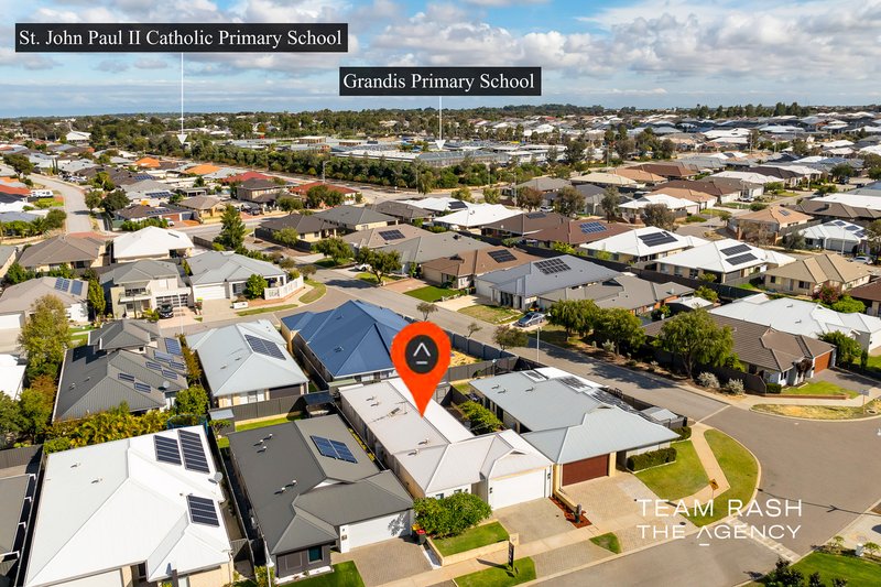 Photo - 23 Featherleaf Elbow , Banksia Grove WA 6031 - Image 26