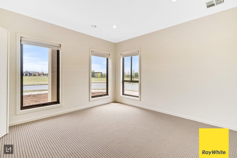 Photo - 23 Ferguson Drive, Tarneit VIC 3029 - Image 3