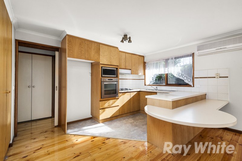 Photo - 2/3 Fernhill Street, Glen Waverley VIC 3150 - Image 2