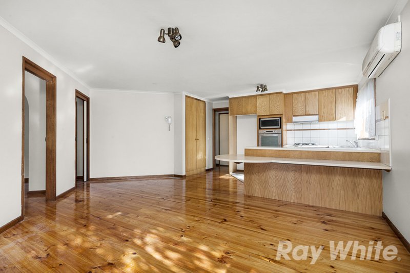 Photo - 2/3 Fernhill Street, Glen Waverley VIC 3150 - Image 3