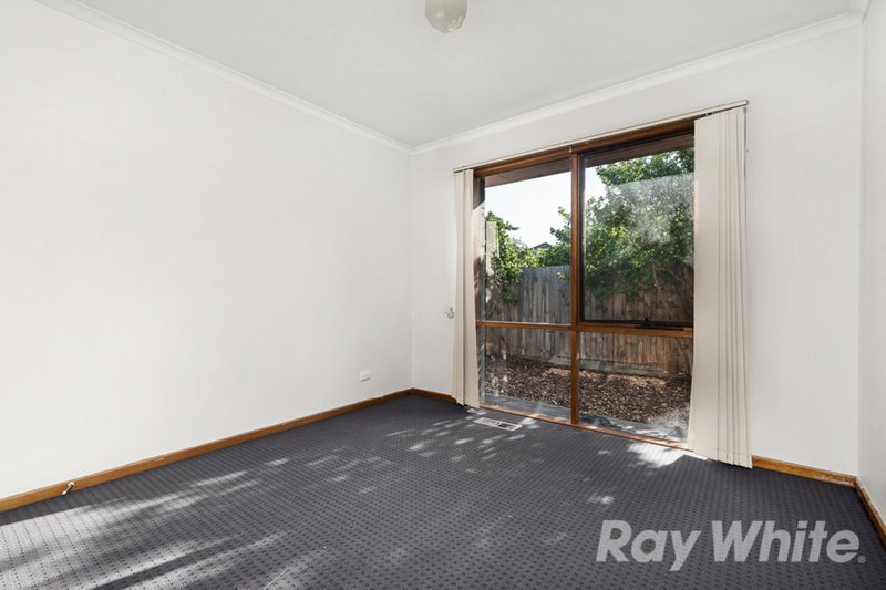 Photo - 2/3 Fernhill Street, Glen Waverley VIC 3150 - Image 8