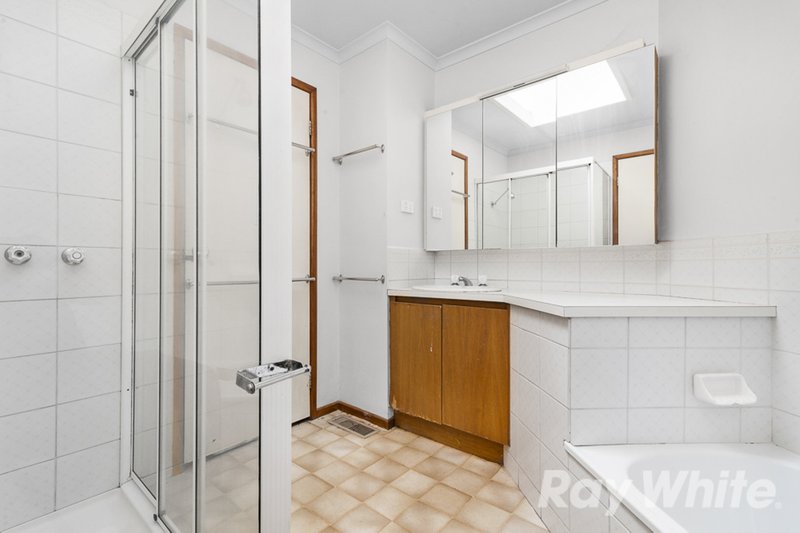 Photo - 2/3 Fernhill Street, Glen Waverley VIC 3150 - Image 9