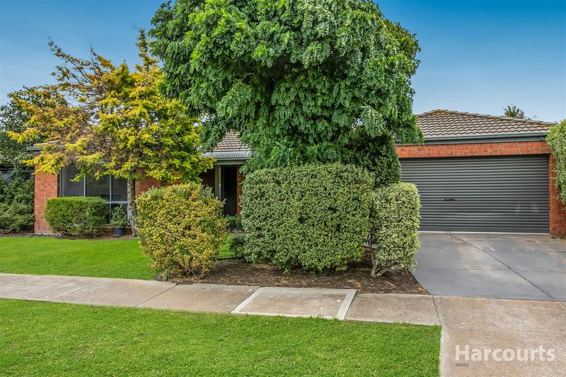 23 Fernisky Drive, Cranbourne East VIC 3977