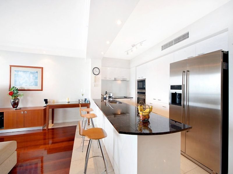 Photo - 23 Ferny Avenue, Surfers Paradise QLD 4217 - Image 3