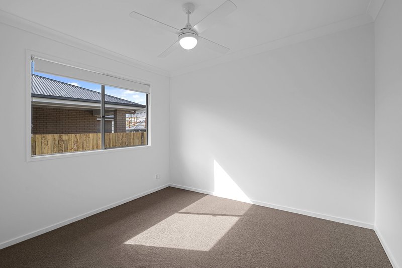 Photo - 23 Finke Street, South Ripley QLD 4306 - Image 7