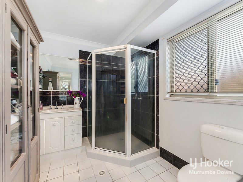 Photo - 23 Fitzroy Crescent, Murrumba Downs QLD 4503 - Image 11