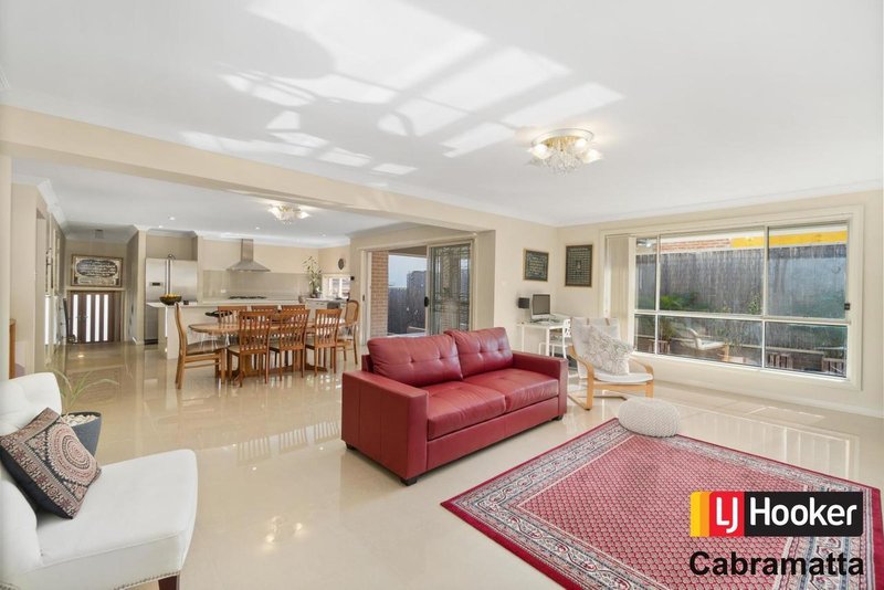 Photo - 23 Flame Tree Street, Casula NSW 2170 - Image 9