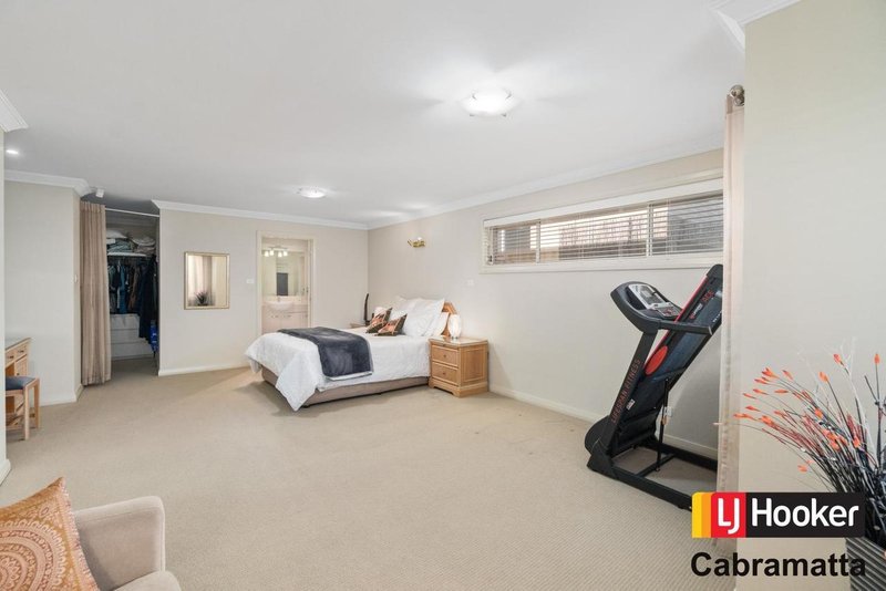 Photo - 23 Flame Tree Street, Casula NSW 2170 - Image 10