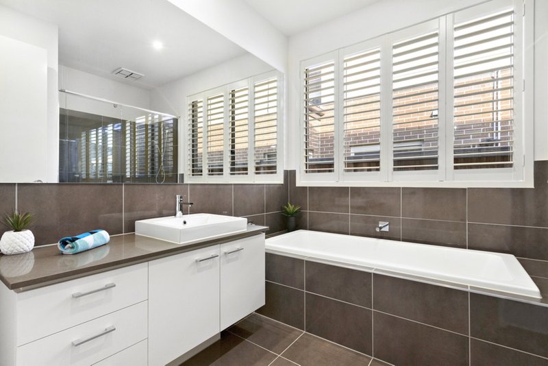 Photo - 23 Flanagan Street, Lalor VIC 3075 - Image 3