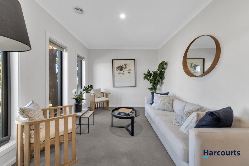 Photo - 23 Flanker Way, Clyde VIC 3978 - Image 2