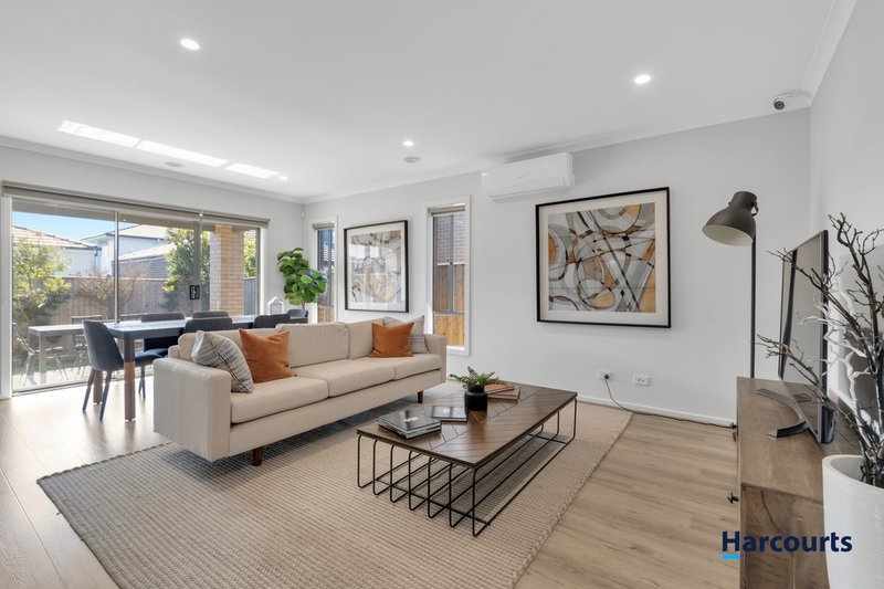 Photo - 23 Flanker Way, Clyde VIC 3978 - Image 3