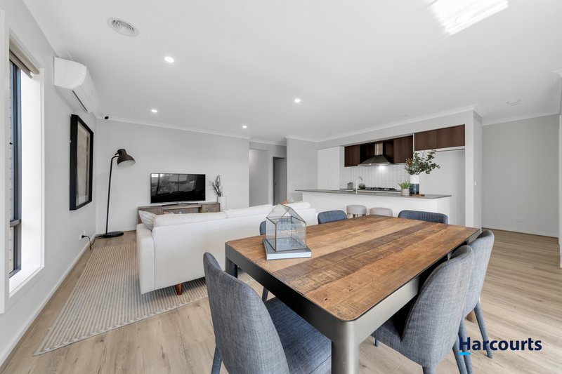 Photo - 23 Flanker Way, Clyde VIC 3978 - Image 4