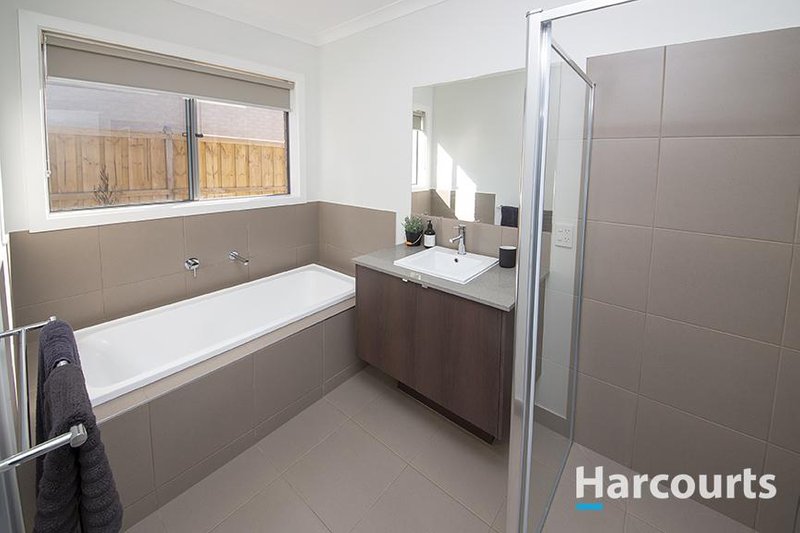 Photo - 23 Flanker Way, Clyde VIC 3978 - Image 10