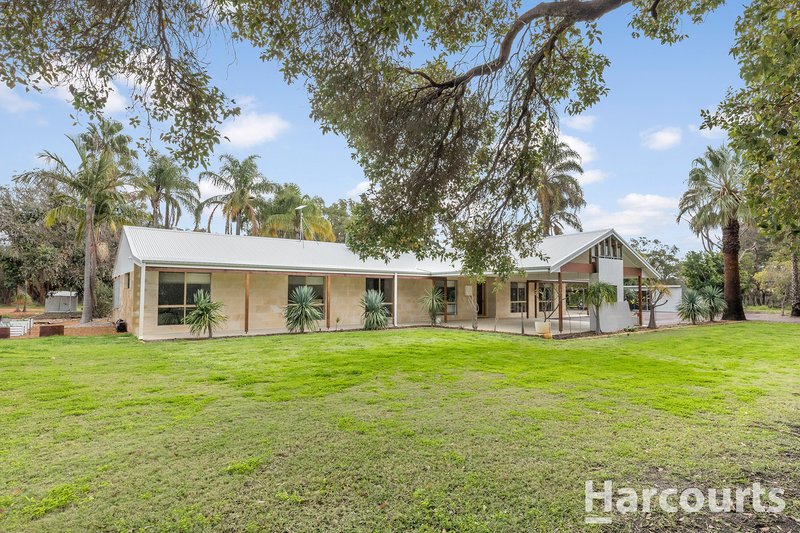 Photo - 23 Flinders Close, Barragup WA 6209 - Image 5