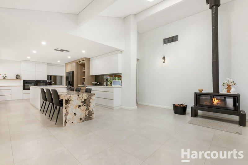 Photo - 23 Flinders Close, Barragup WA 6209 - Image 6