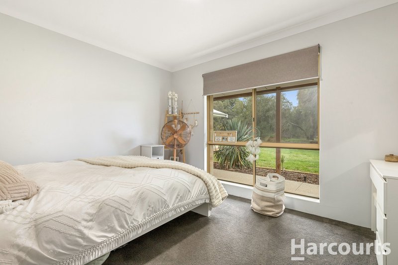 Photo - 23 Flinders Close, Barragup WA 6209 - Image 13