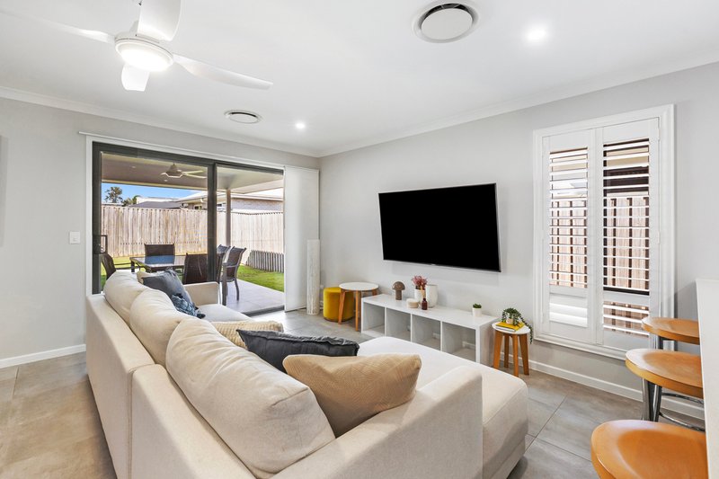 Photo - 23 Flint Street, Bray Park QLD 4500 - Image 4