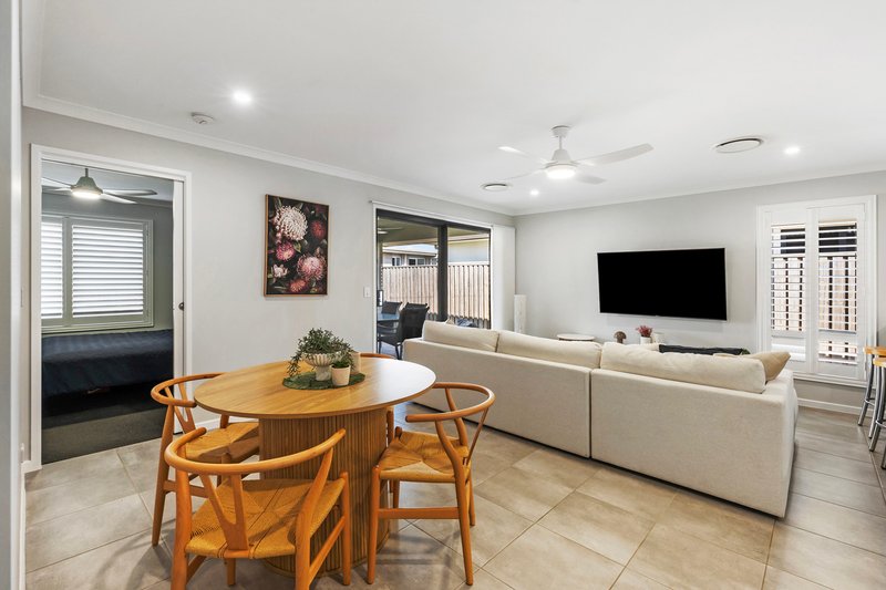 Photo - 23 Flint Street, Bray Park QLD 4500 - Image 9