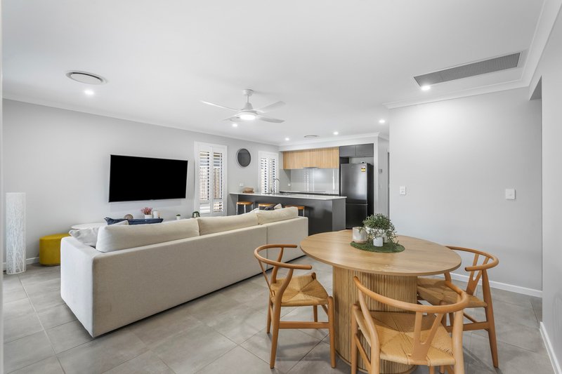 Photo - 23 Flint Street, Bray Park QLD 4500 - Image 13