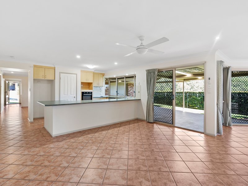 Photo - 23 Forest Drive, Elanora QLD 4221 - Image 4