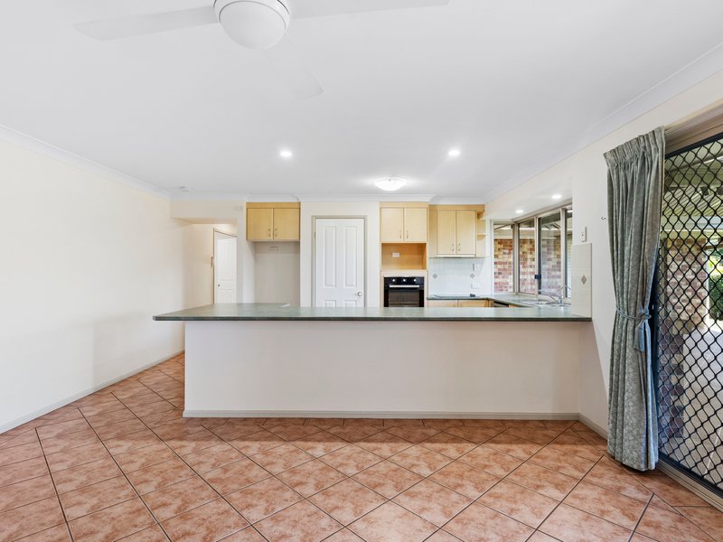 Photo - 23 Forest Drive, Elanora QLD 4221 - Image 6