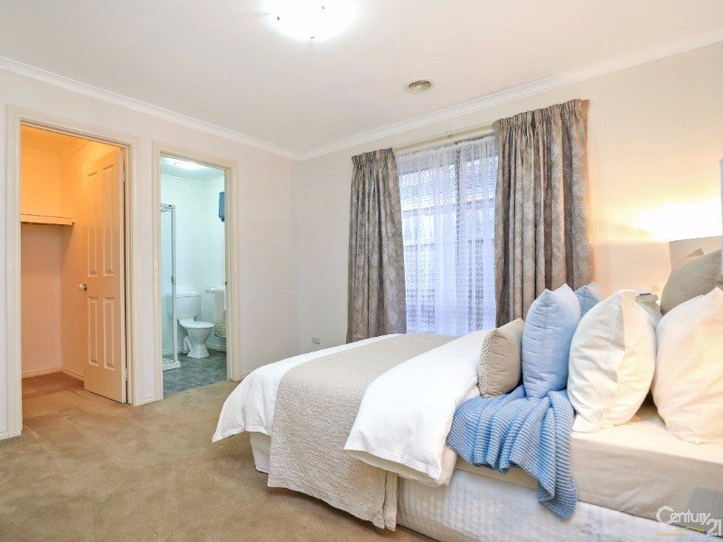 Photo - 23 Freeman Drive, Pakenham VIC 3810 - Image 7