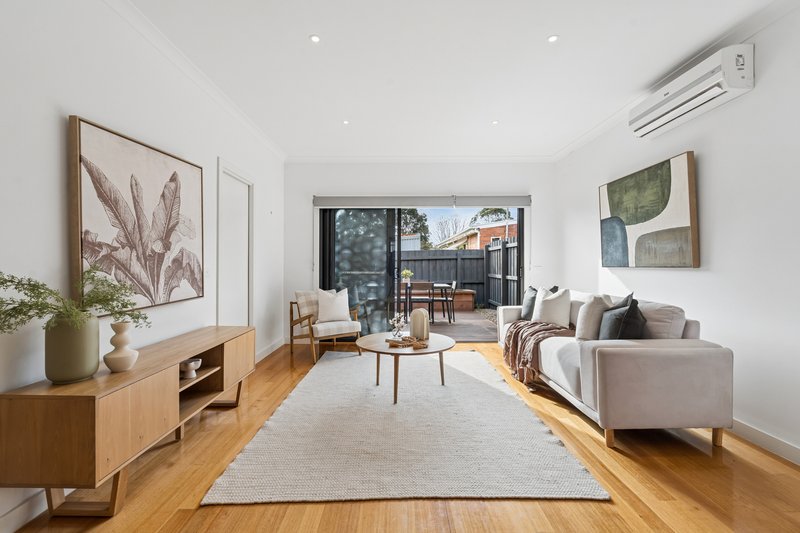 Photo - 2/3 Fyfe Street, Reservoir VIC 3073 - Image 2