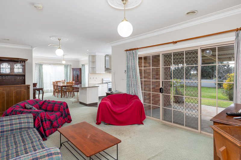 Photo - 23 Gallipoli Street, Temora NSW 2666 - Image 4