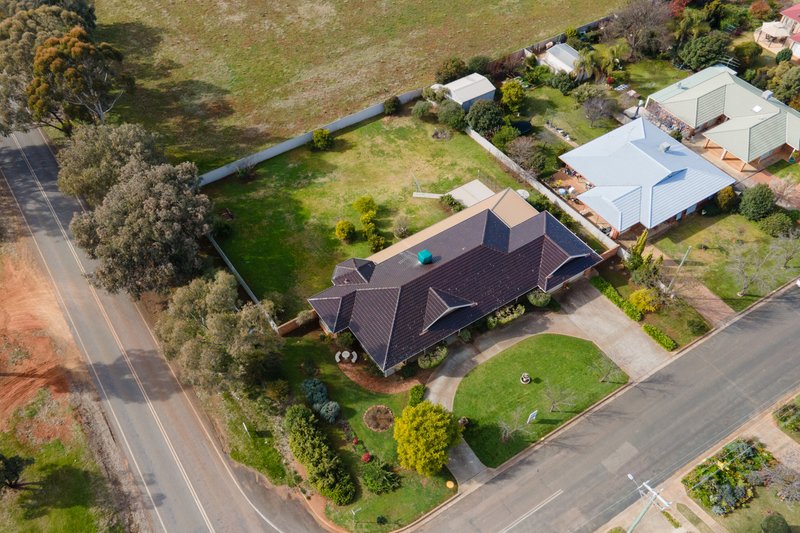 Photo - 23 Gallipoli Street, Temora NSW 2666 - Image 16