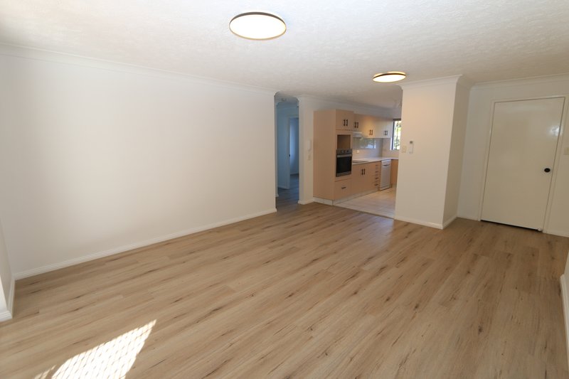 Photo - 2/3 Garden Street, Southport QLD 4215 - Image 3