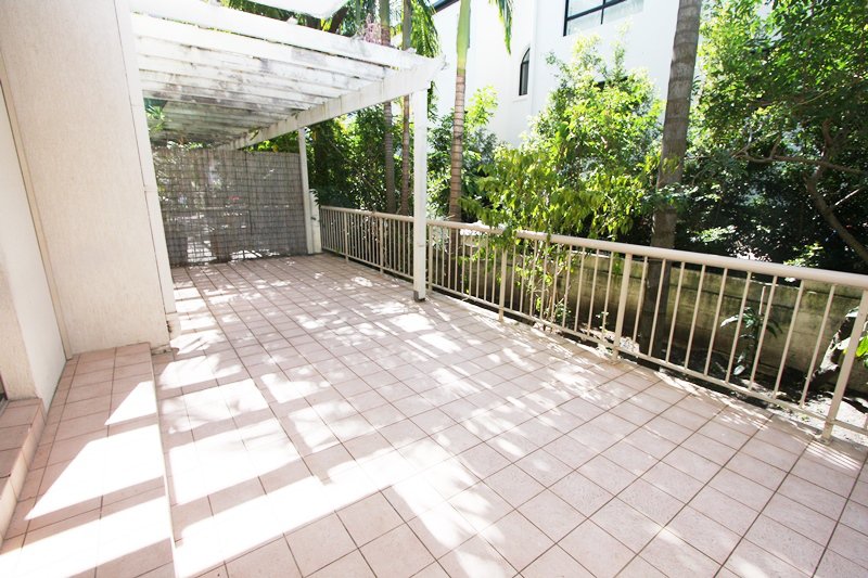 Photo - 2/3 Garden Street, Southport QLD 4215 - Image 4