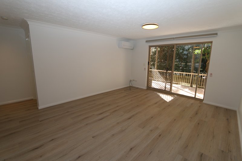 Photo - 2/3 Garden Street, Southport QLD 4215 - Image 7