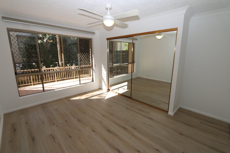 Photo - 2/3 Garden Street, Southport QLD 4215 - Image 8