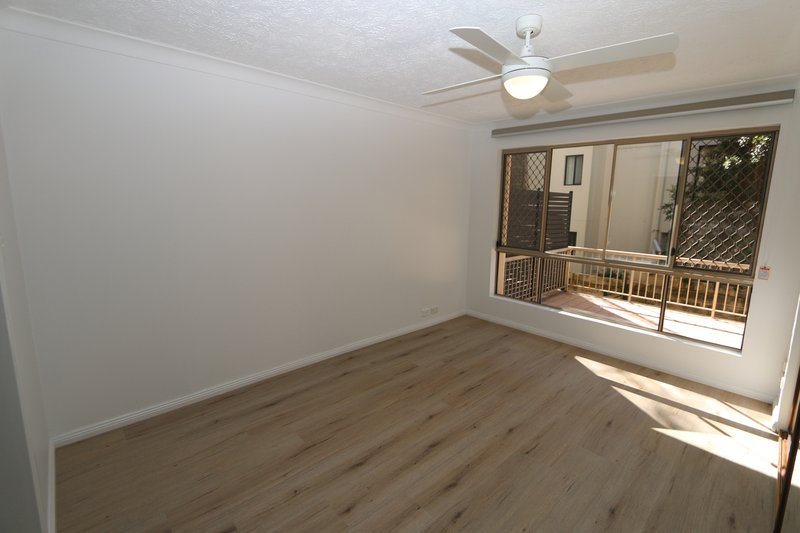 Photo - 2/3 Garden Street, Southport QLD 4215 - Image 9